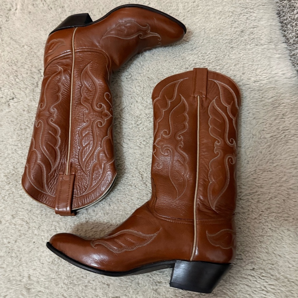 Vintage Tony Lama Women size 6 western cowboy boots brown beige